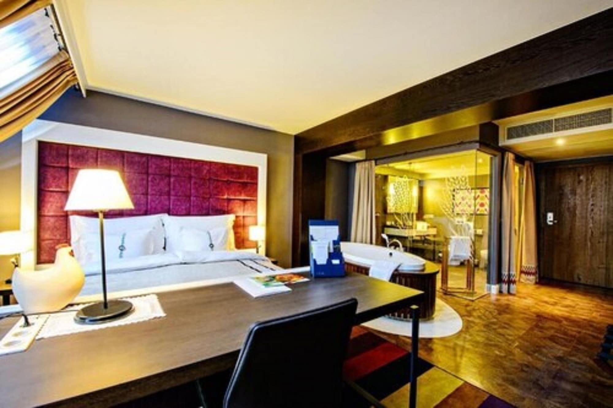 Hotel Bristol Tradition And Luxury Rzeszów Exterior foto Suite