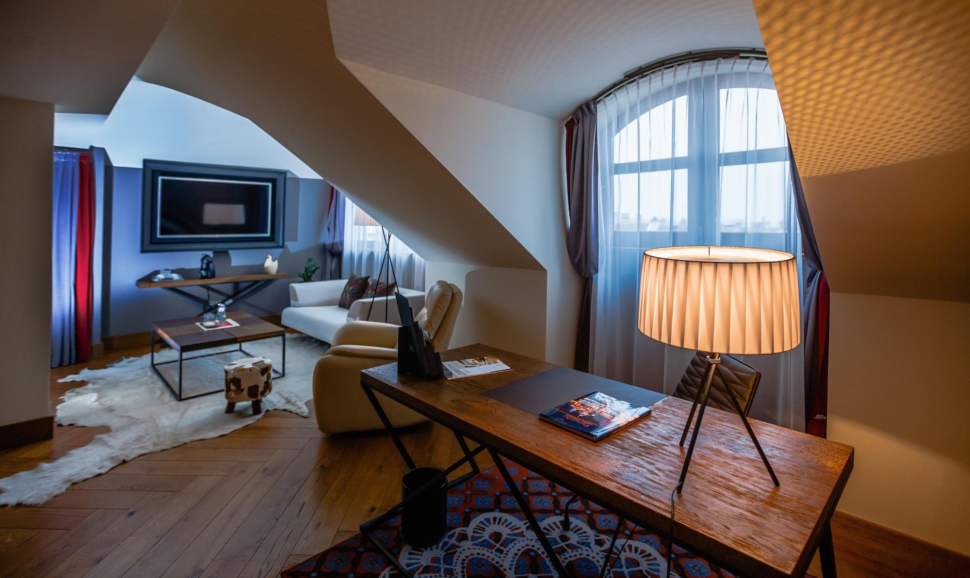 Hotel Bristol Tradition And Luxury Rzeszów Exterior foto Suite