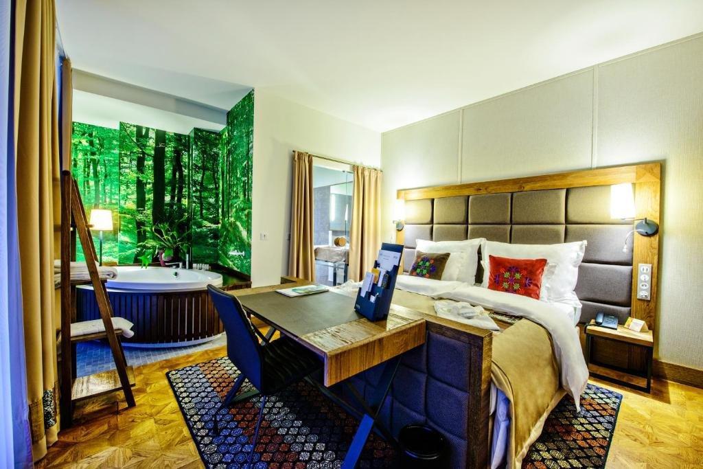 Hotel Bristol Tradition And Luxury Rzeszów Exterior foto A room at the hotel