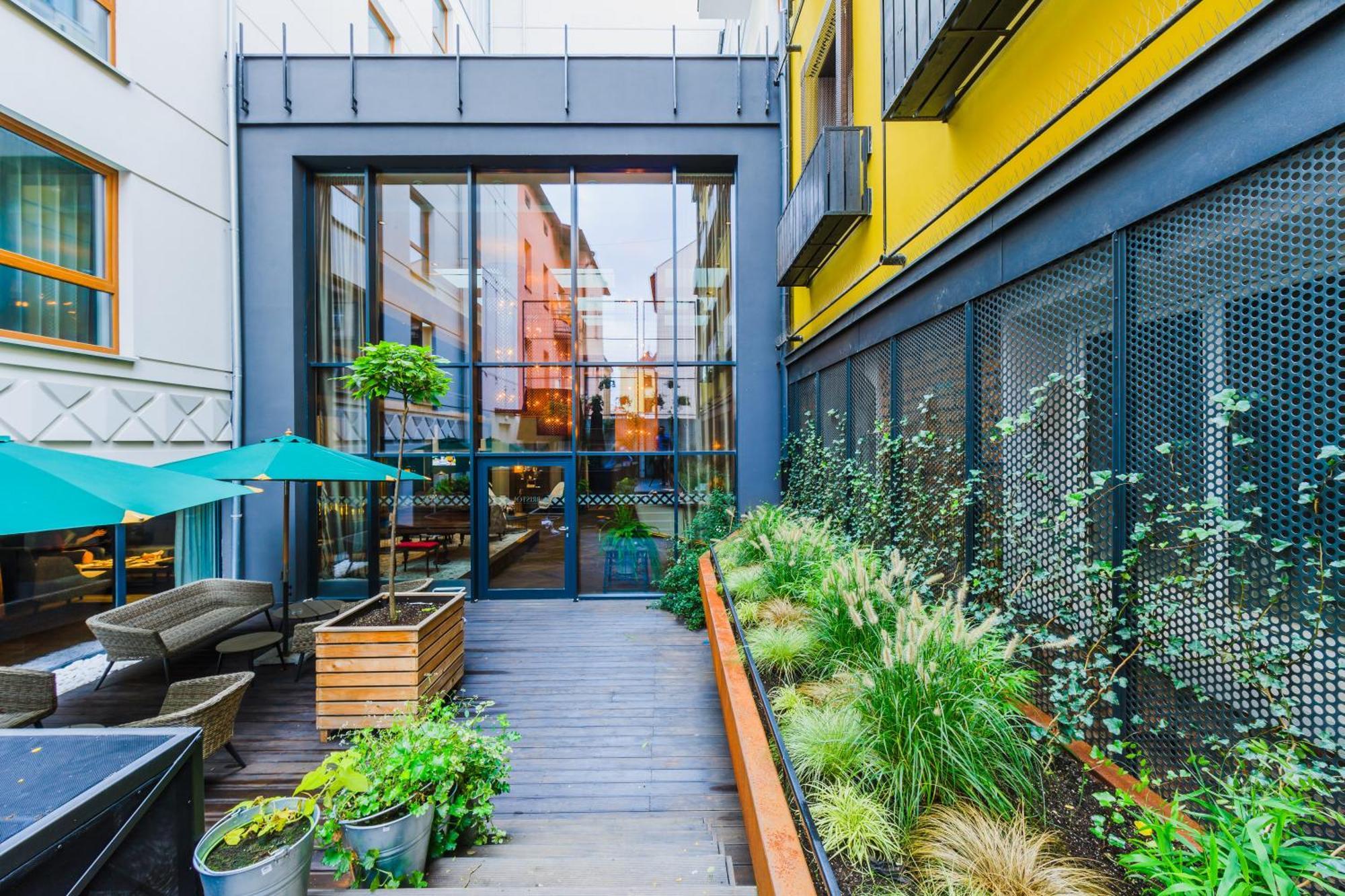 Hotel Bristol Tradition And Luxury Rzeszów Exterior foto The courtyard at the hotel